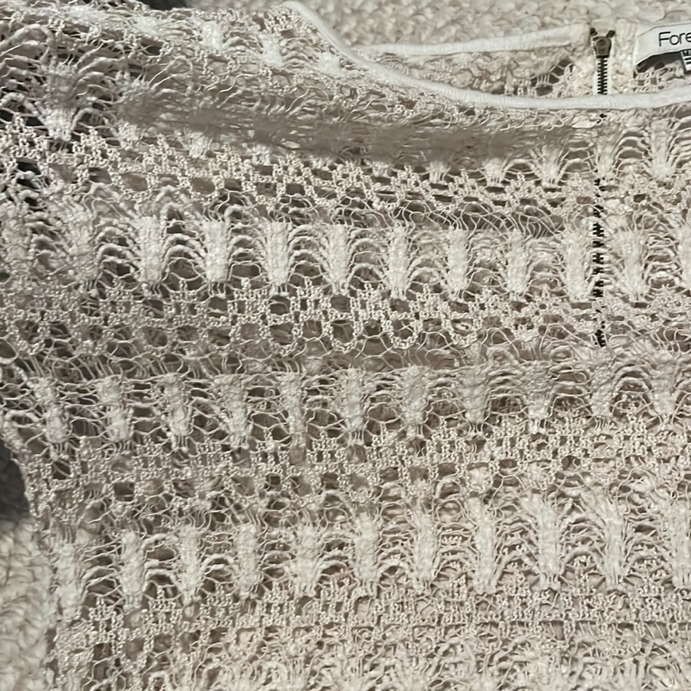 Mesh top - Picture 2 of 2